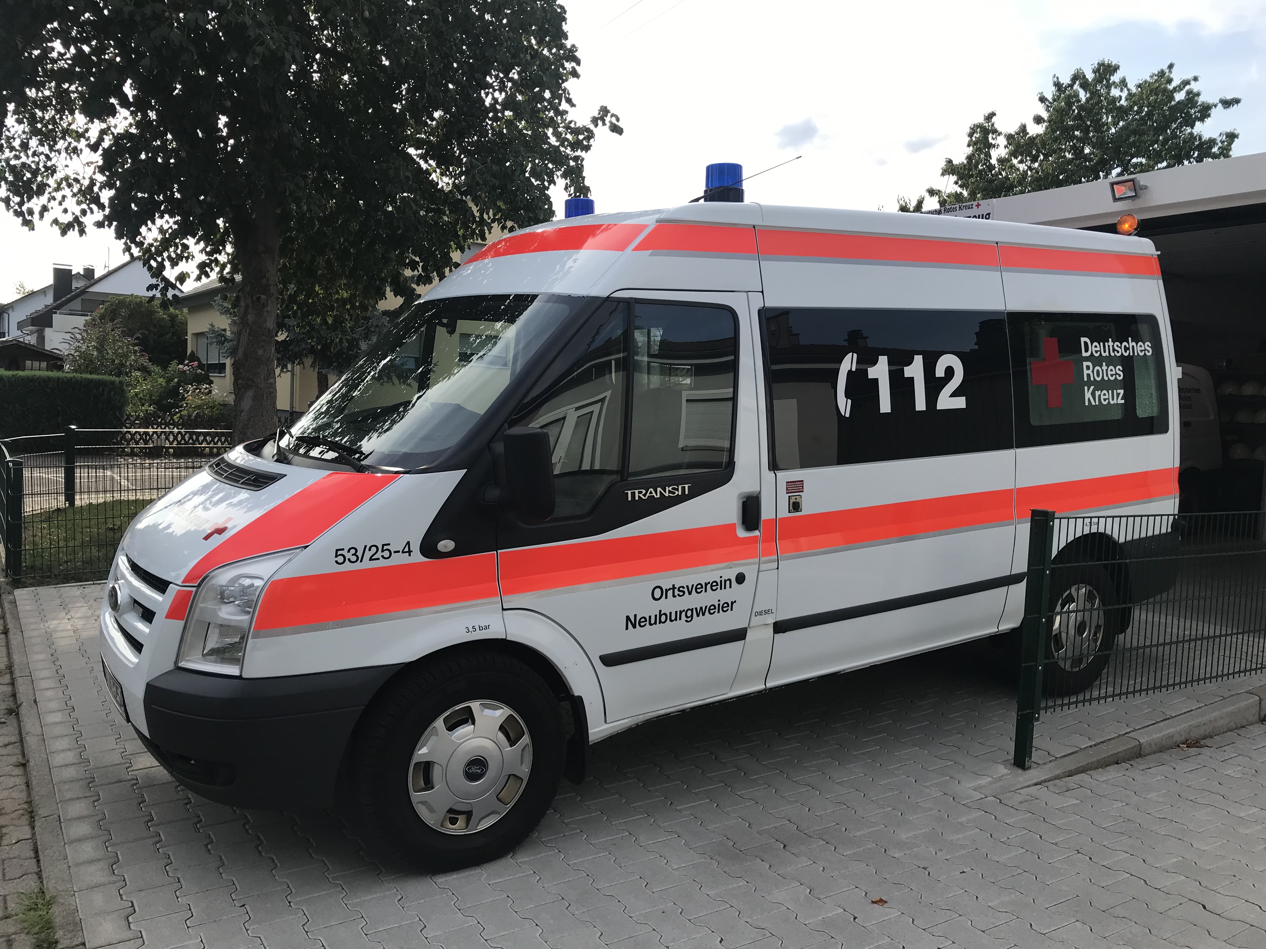 Deutsches Rotes Kreuz, DRK, Neuburgweier, Einsatzfahrzeug, neu, Rettungsfahrzeug, Förderung, Spende, Engagement, Rheinstetten